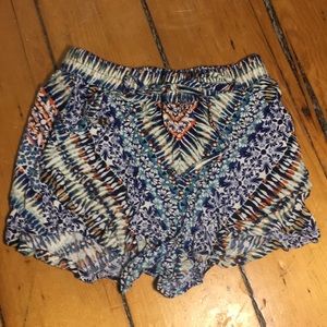 Fun patterned cloth shorts